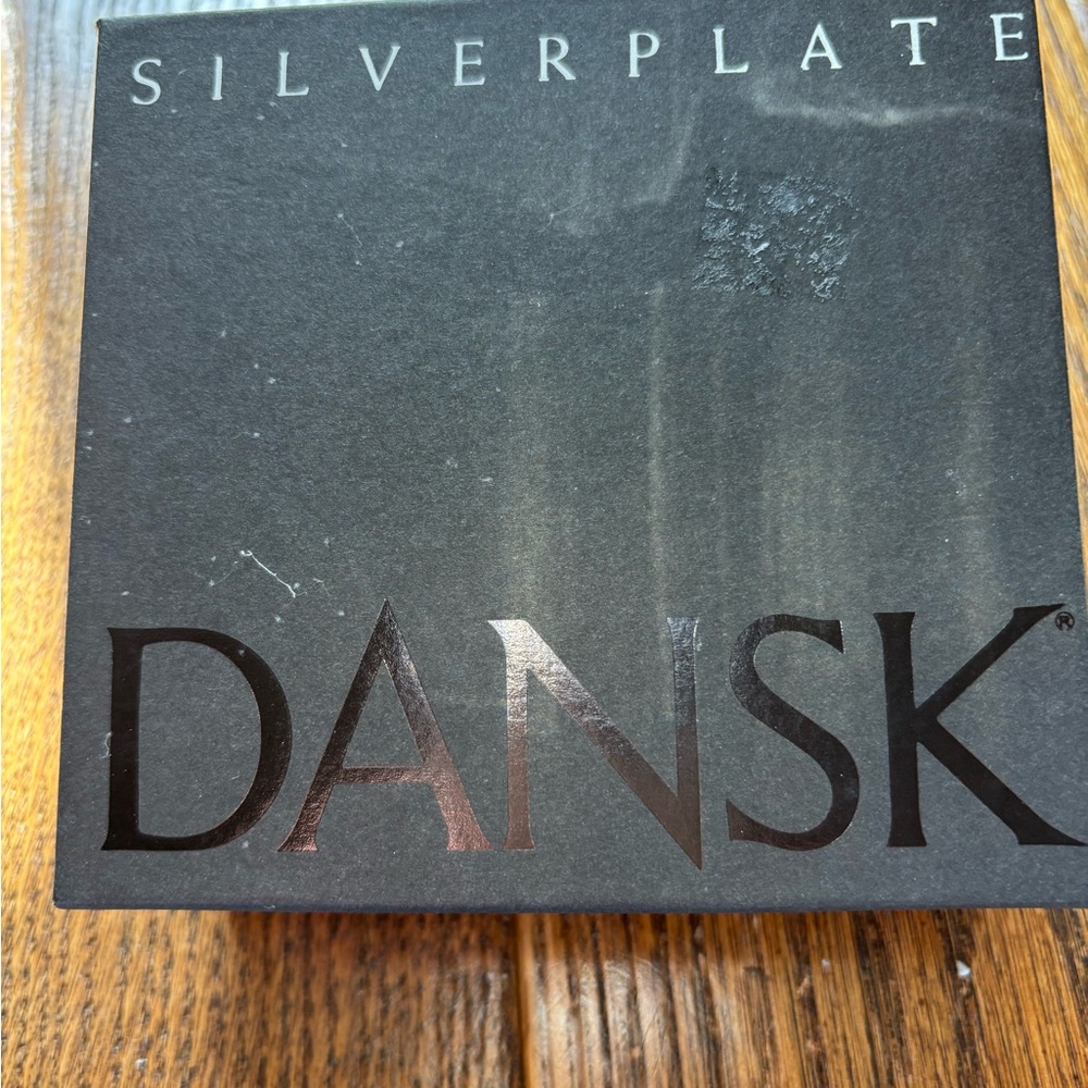 Vintage Dansk Silverplate Elephant paperweight - Picture 3 of 6